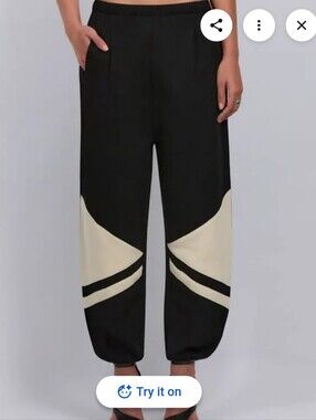 Roucha Black Pleat Graphic Triangle Fleece Sweatpants